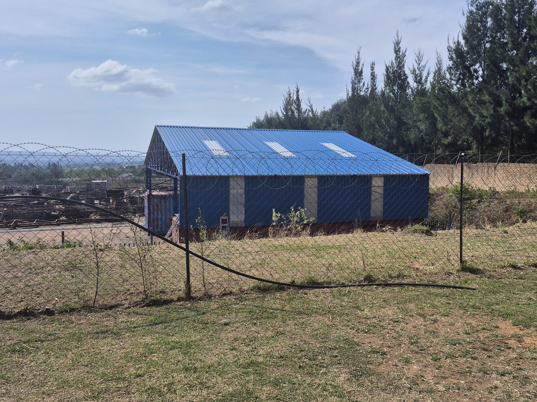The structure closed in